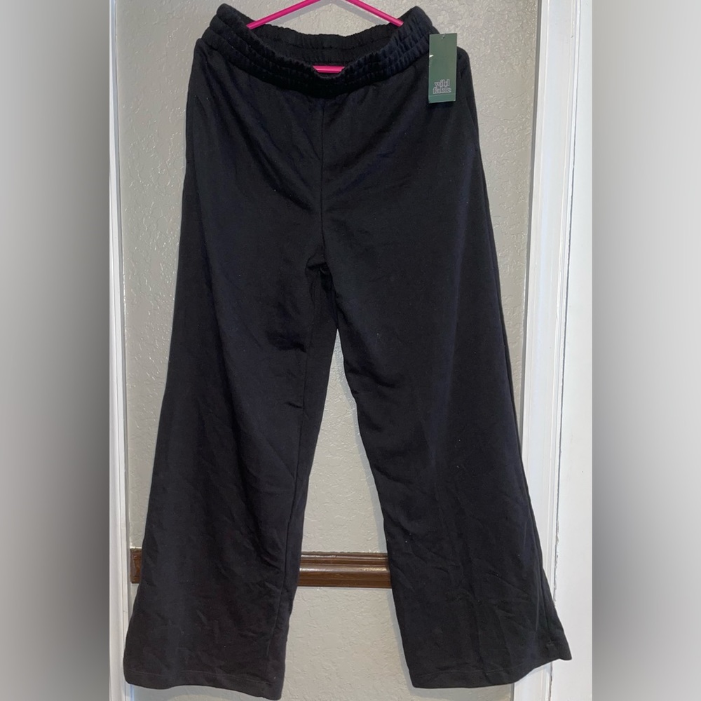 NWT WILD FABLE BLACK WIDE LEG PULL ON PANTS SIZE MEDIUM TIC-TOC FAMOUS PANTS - Picture 2 of 5